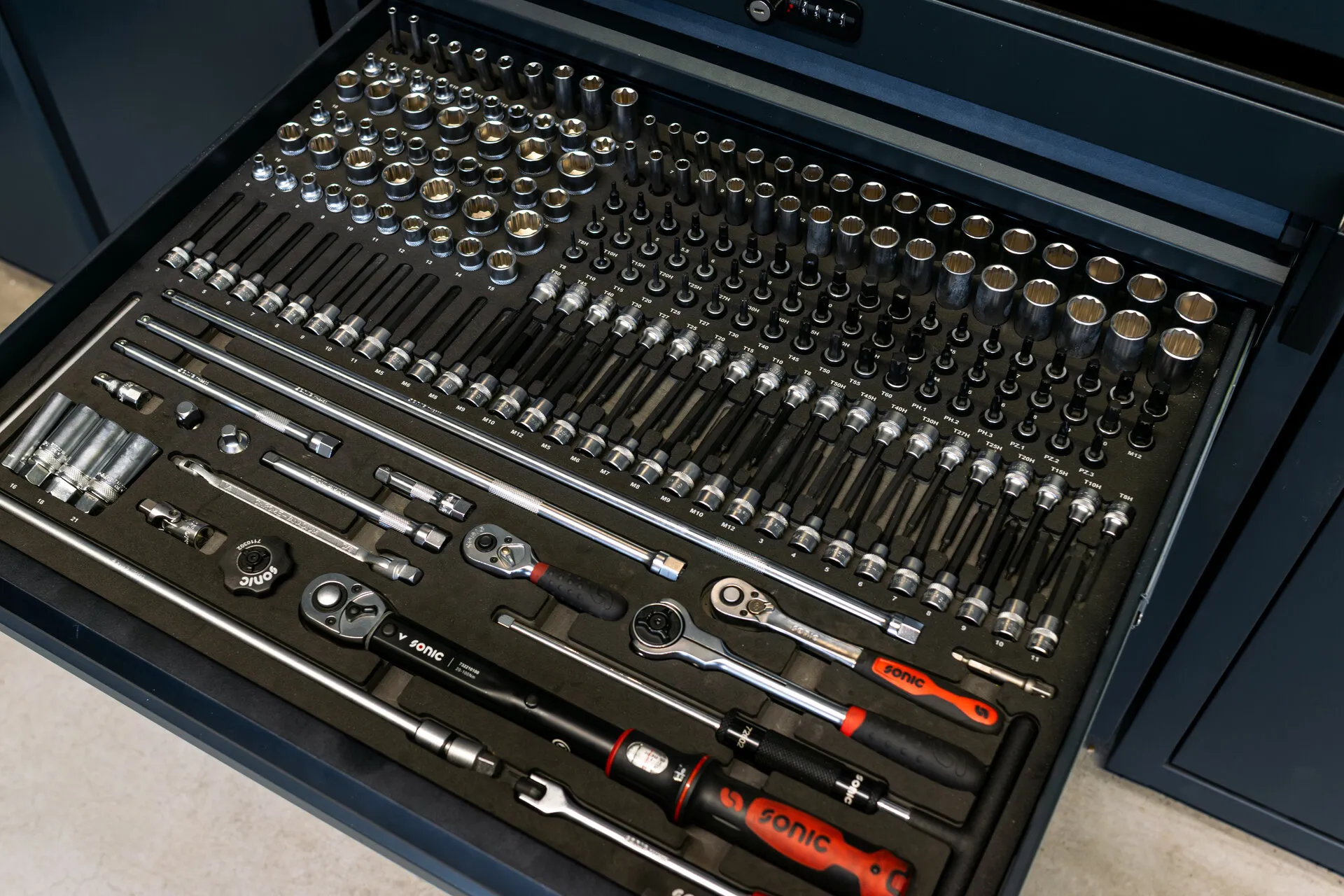 Professionele inbouw van autobeveiliging