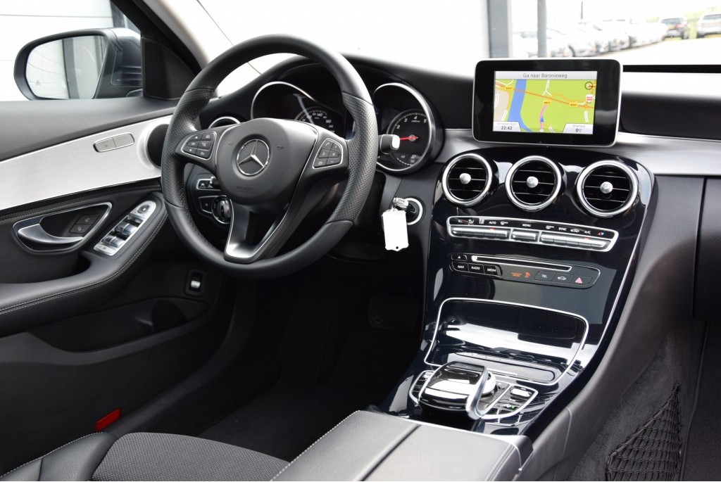 Mercedes-Benz C-Klasse 180 Avantgarde Schuifdak/Spoor/Touchpad Aut7 Foto 6
