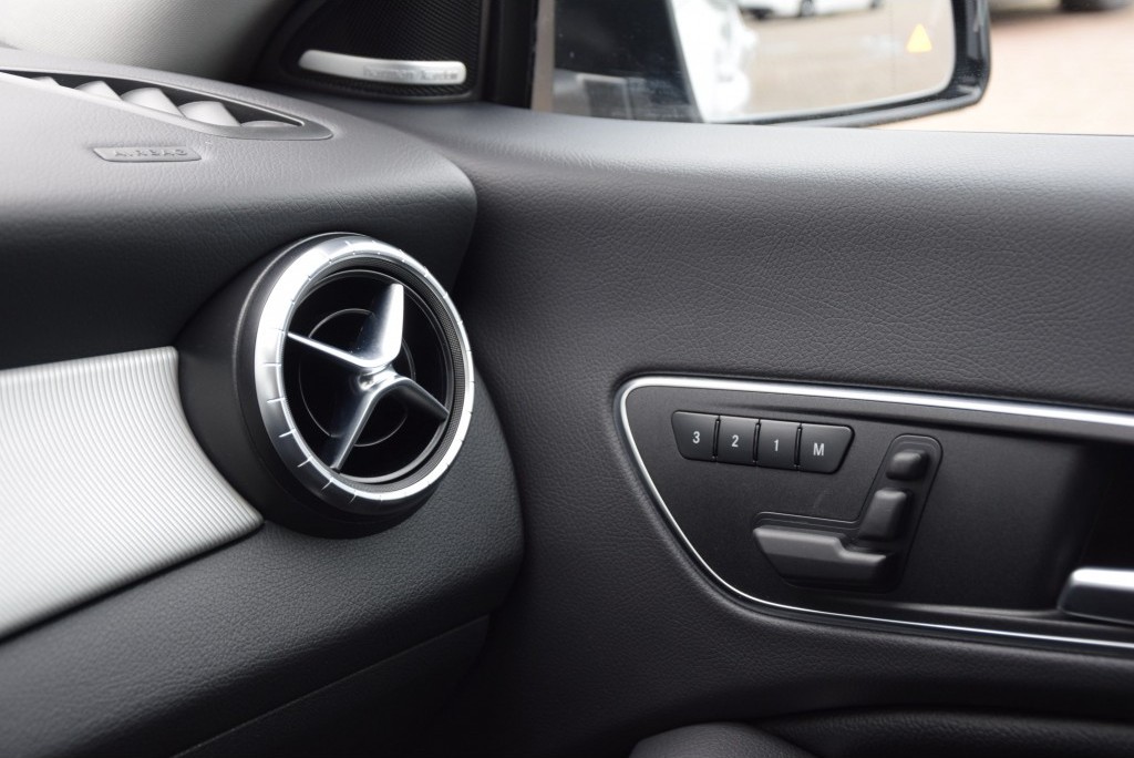 Mercedes-Benz CLA-Klasse 250 Panorama/Distronic/Leer/Com/Sound/ILS Aut7 Foto 12