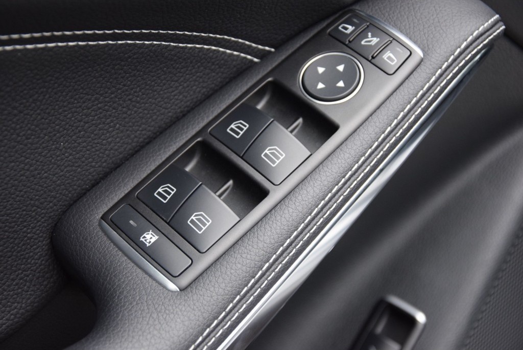 Mercedes-Benz CLA-Klasse 250 Panorama/Distronic/Leer/Com/Sound/ILS Aut7 Foto 14