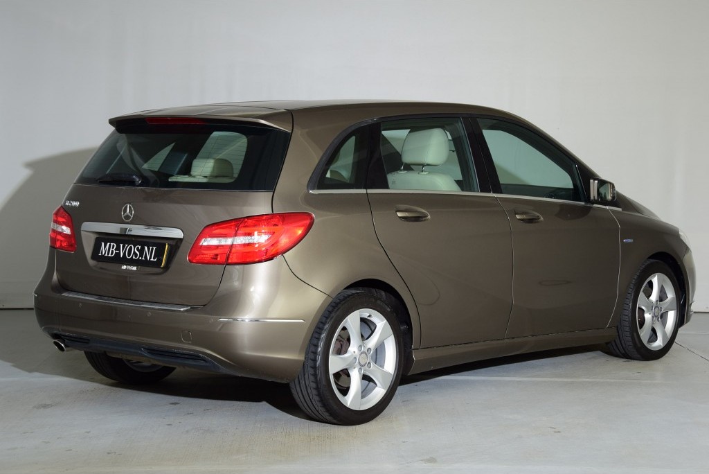 Mercedes-Benz B-Klasse 200 Sport Ambition/Leer/Xenon Aut7 Foto 2