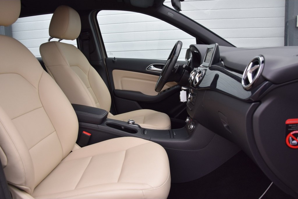 Mercedes-Benz B-Klasse 200 Sport Ambition/Leer/Xenon Aut7 Foto 3