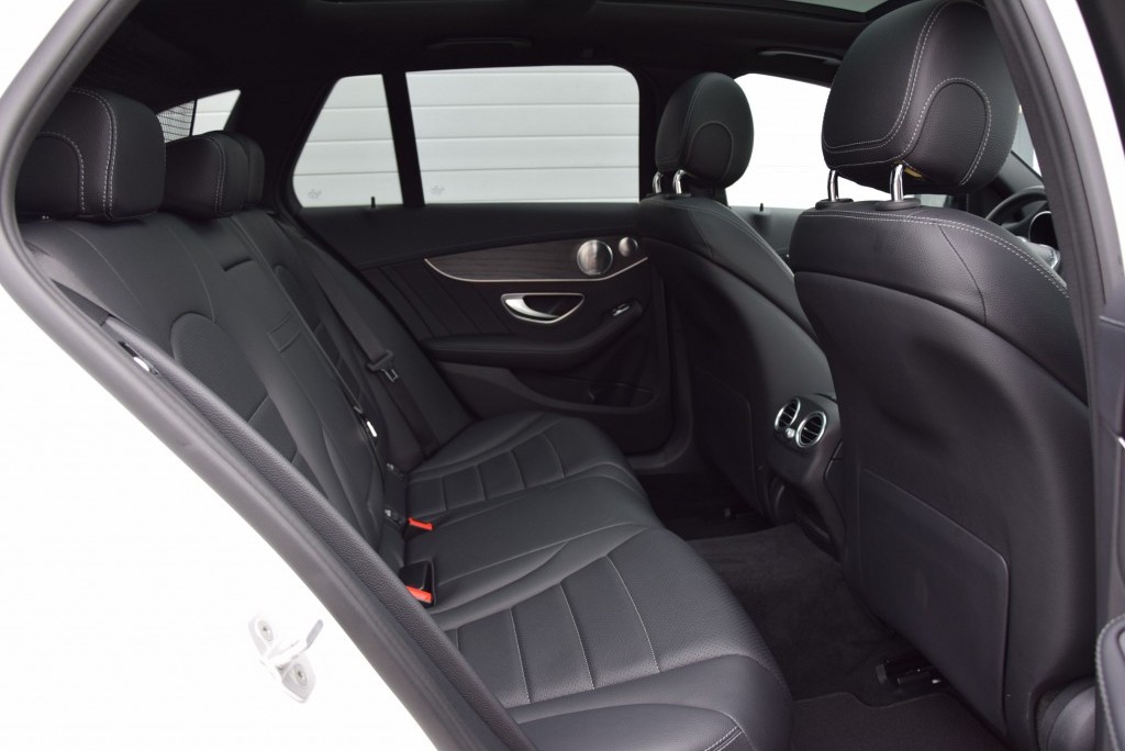 Mercedes-Benz C-Klasse 250 T AMG Night Panorama Burmeister/Com/Mem/19" Aut7 Foto 4