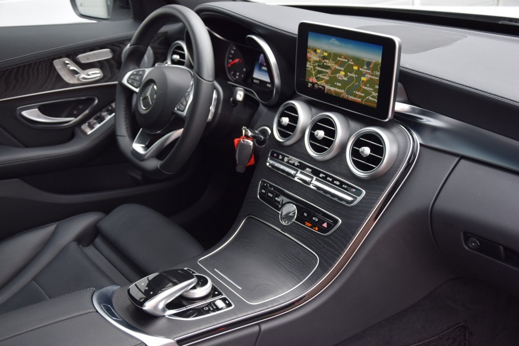 Mercedes-Benz C-Klasse 250 T AMG Night Panorama Burmeister/Com/Mem/19" Aut7 Foto 5