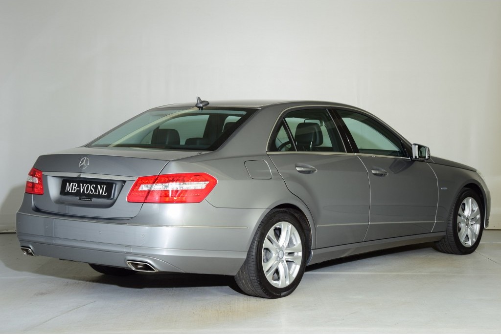 Mercedes-Benz E-Klasse 220 Cdi Avantgarde COMAND/ILS Aut7 Foto 2