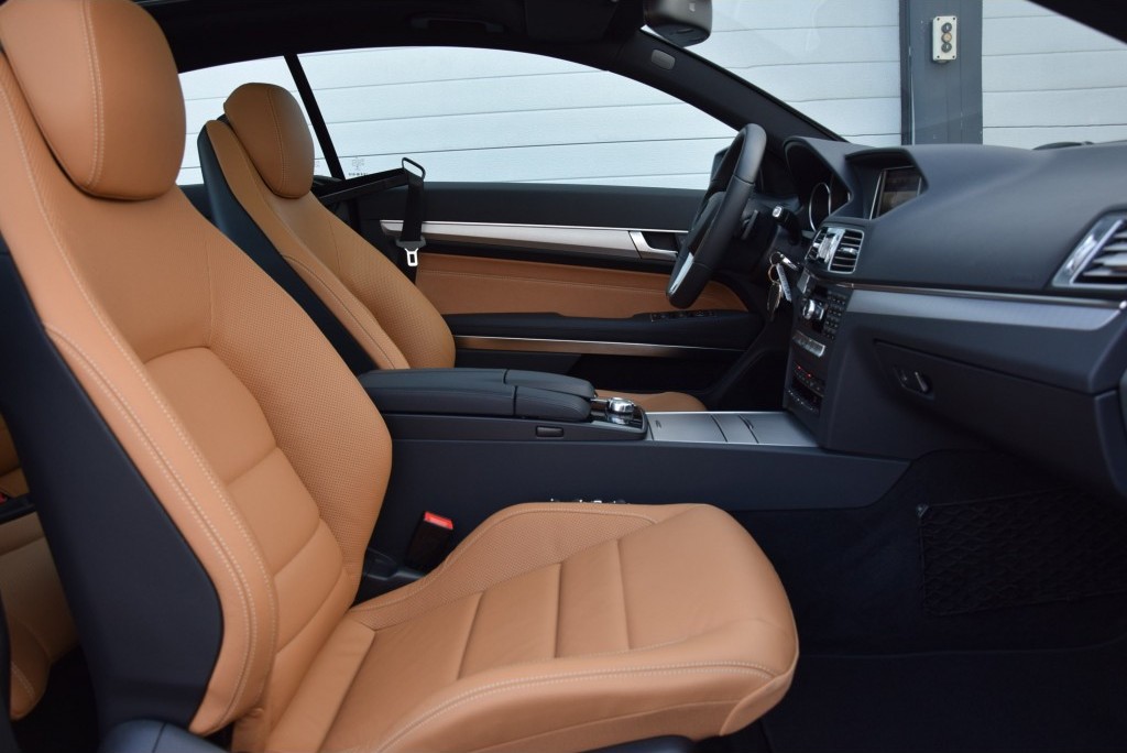 Mercedes-Benz E-Klasse Coupé 200 Coupe AMG Panorama Leer/Com/360-cam Aut7 Foto 3