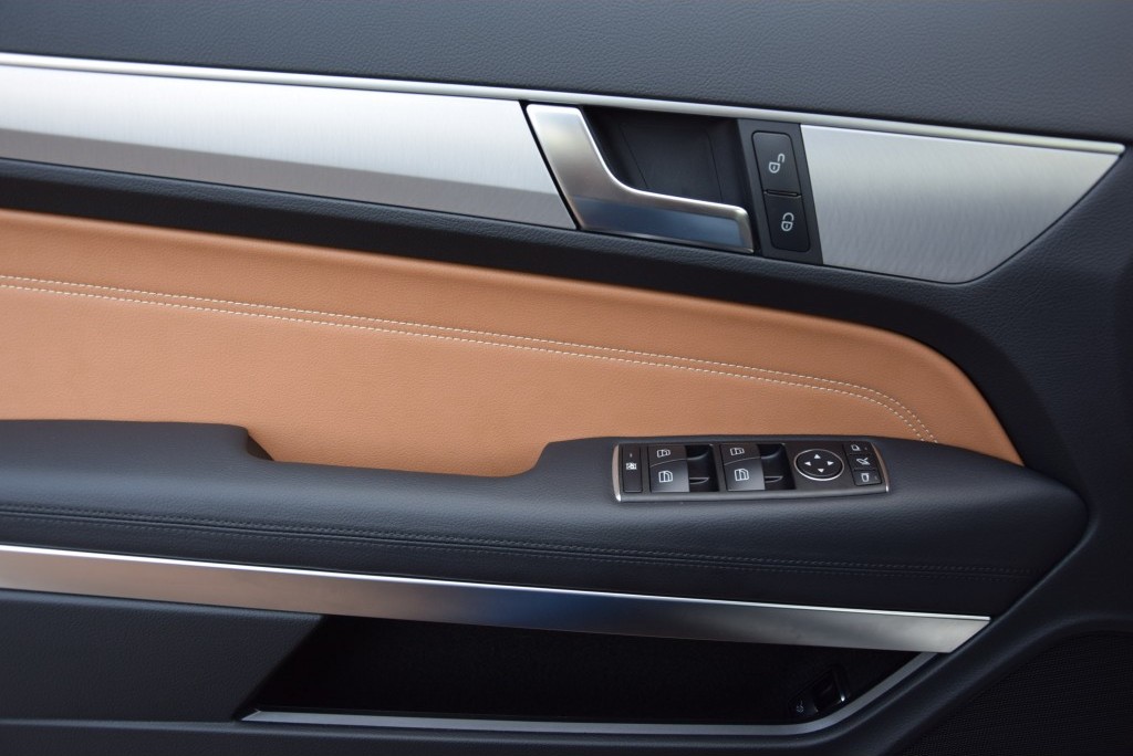 Mercedes-Benz E-Klasse Coupé 200 Coupe AMG Panorama Leer/Com/360-cam Aut7 Foto 7