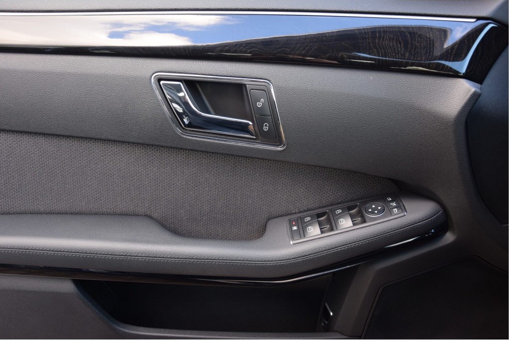 Mercedes-Benz E-Klasse Estate 2.2 200 Cdi Avantgarde Nav/ILS/Stoelverwarming Aut5 Foto 9