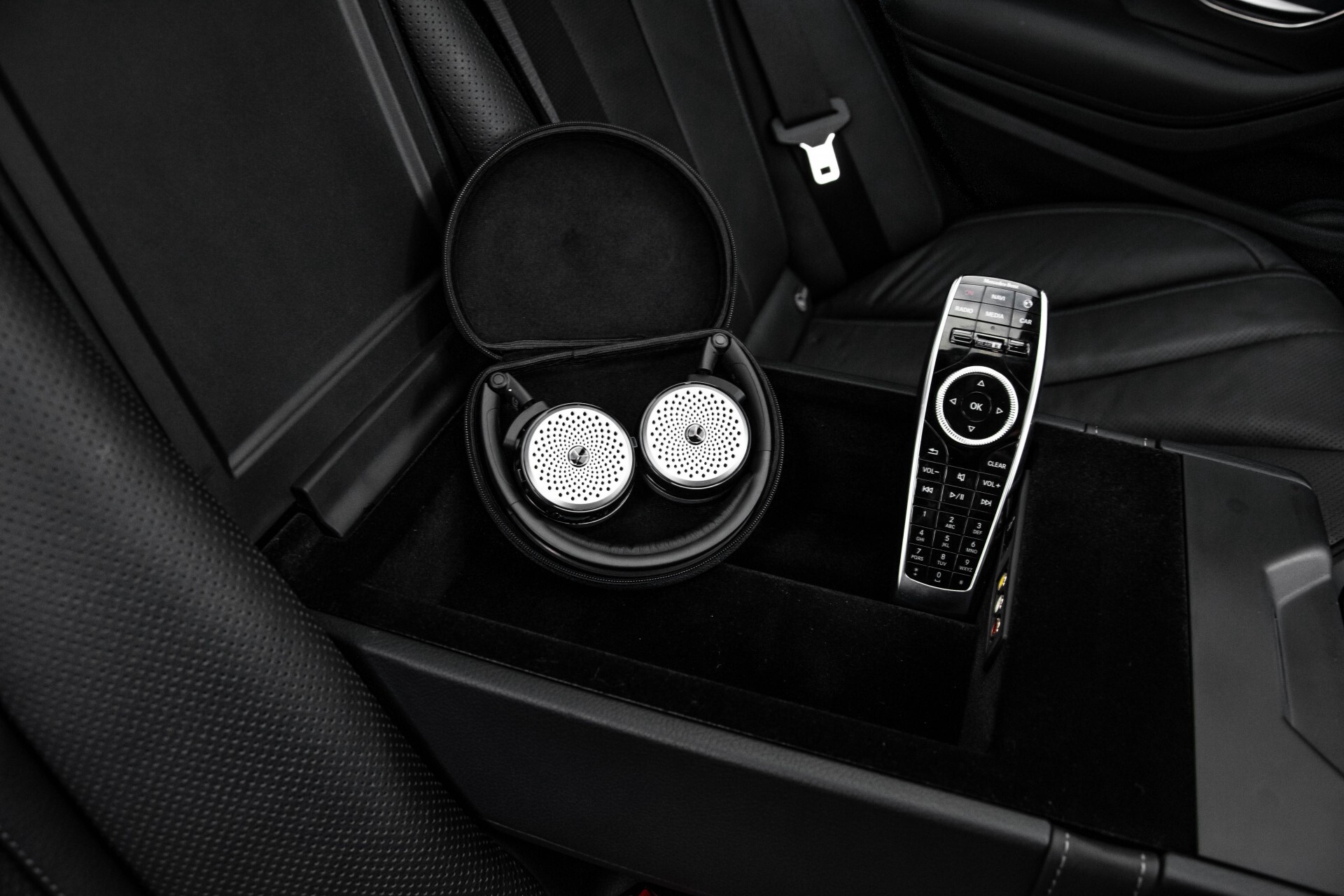 Mercedes-Benz S-Klasse 500 4-M AMG Panorama/Standkachel/Massage/Entertainment/TV Aut7 Foto 51