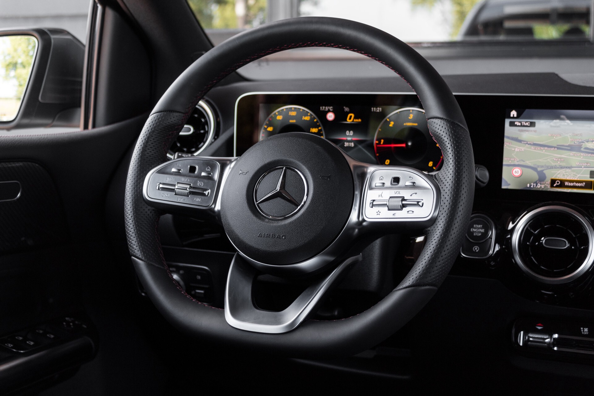 Mercedes-Benz B-Klasse 180d AMG Widescreen/M-bux/LED/19" Aut7 Foto 9
