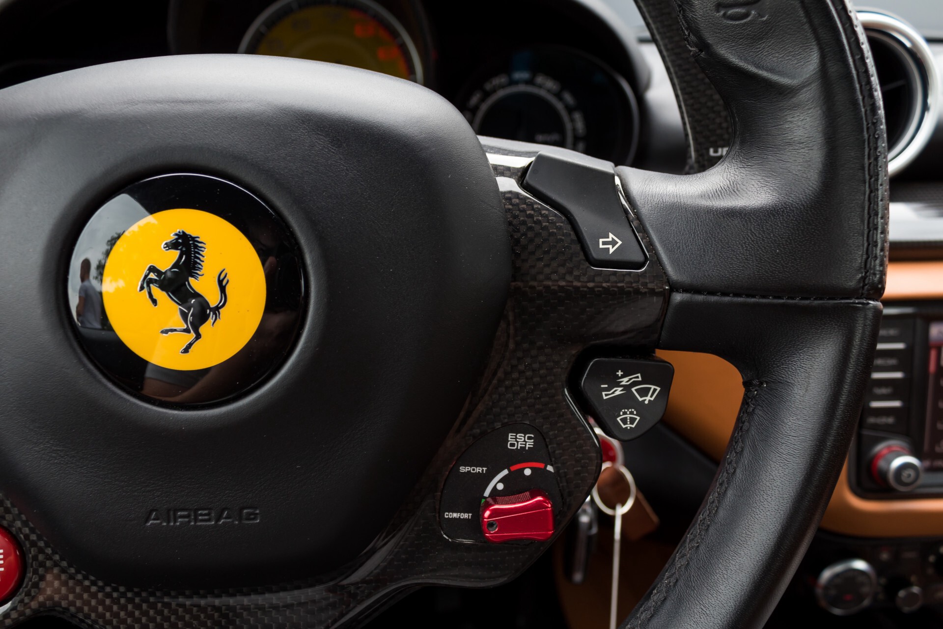 Ferrari California 3.9 T Full Carbon Nieuwprijs: €284081 Foto 15