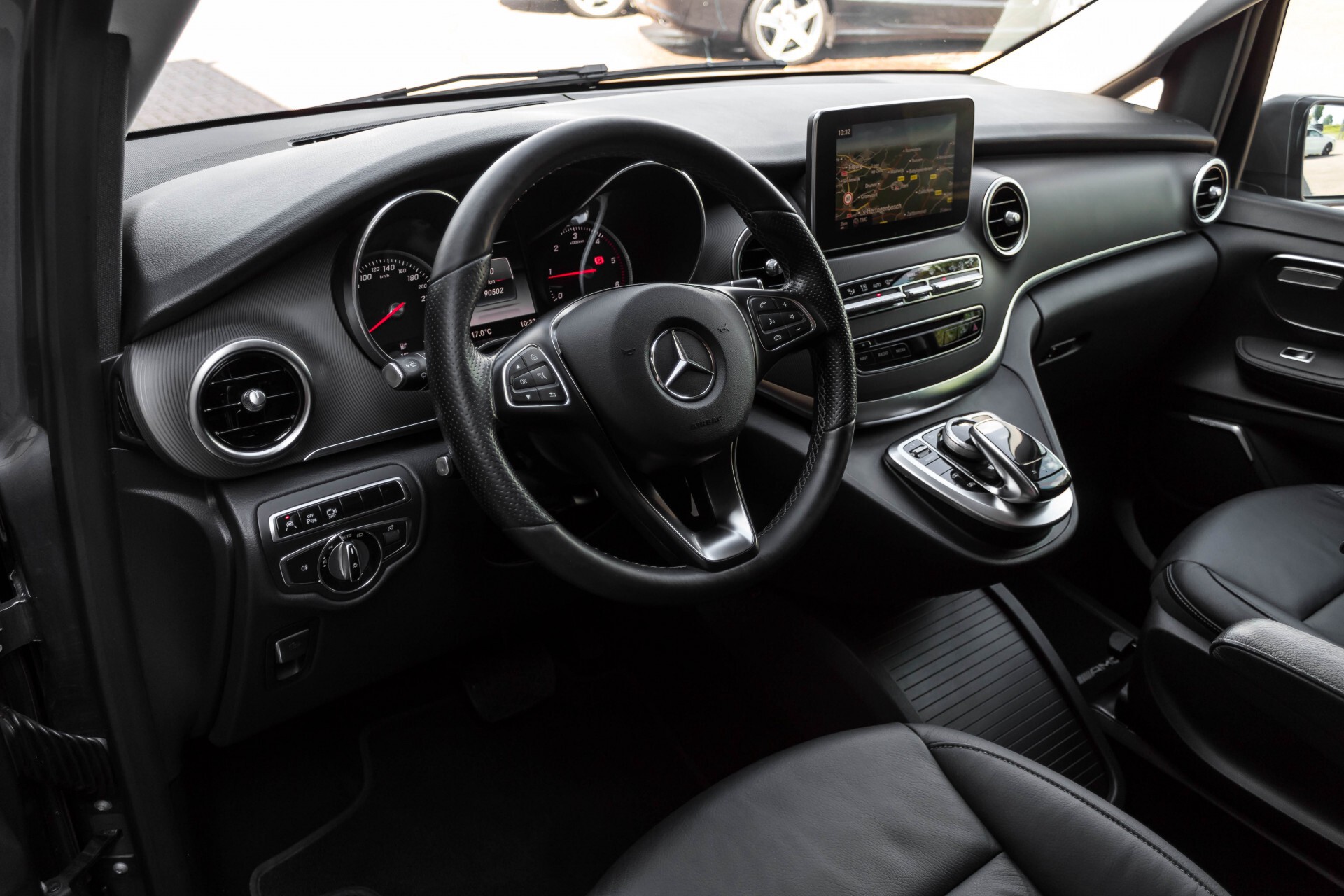 Mercedes-Benz V-Klasse 220 CDI Lang AMG 6-Persoons Avantgarde Edition Burmester/360camera/spoorpakket/ILS Aut7 Foto 41