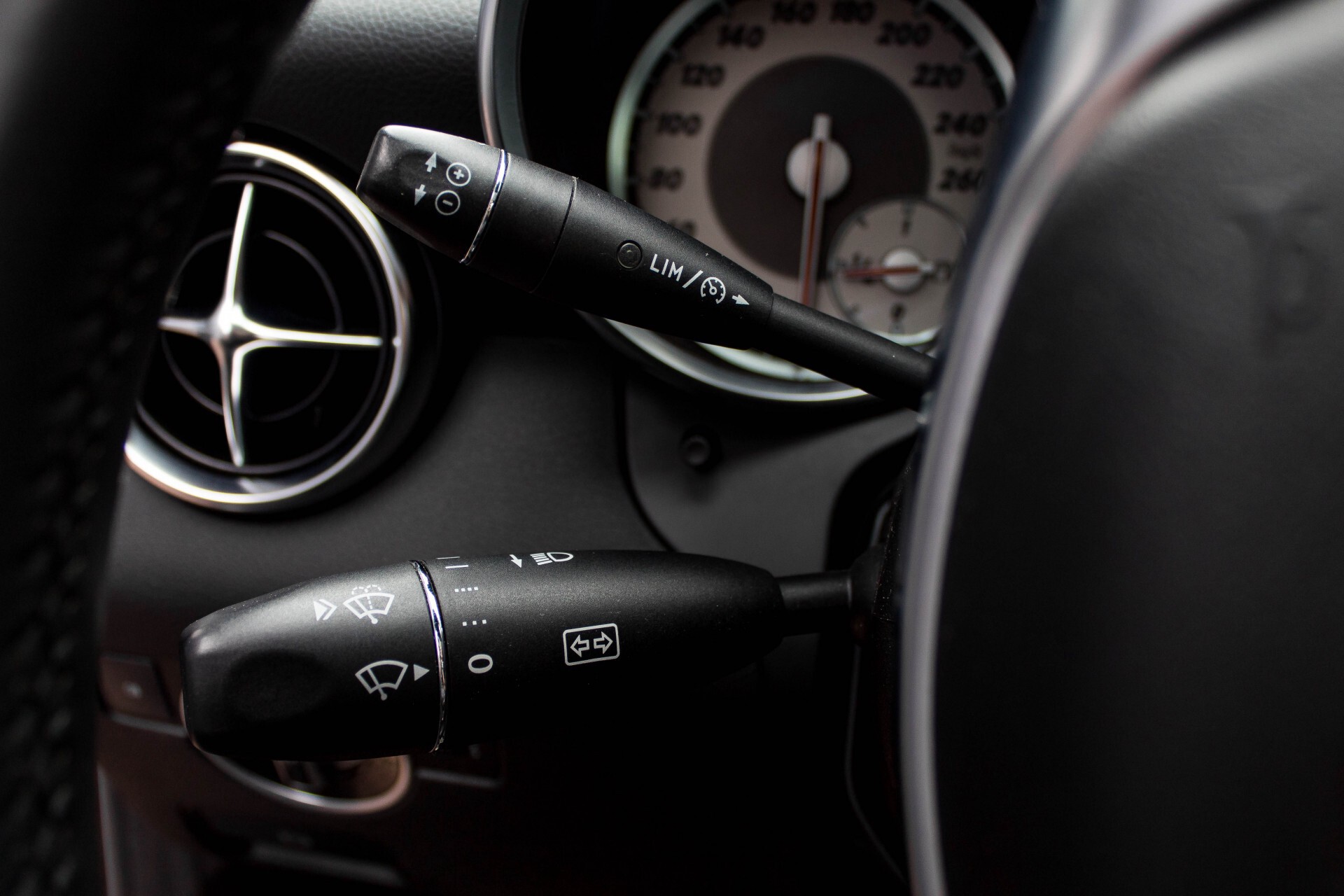 Mercedes-Benz SLK 200 Panorama/Airscarf/Navi/Pts/Leder/17" Aut7 Foto 12