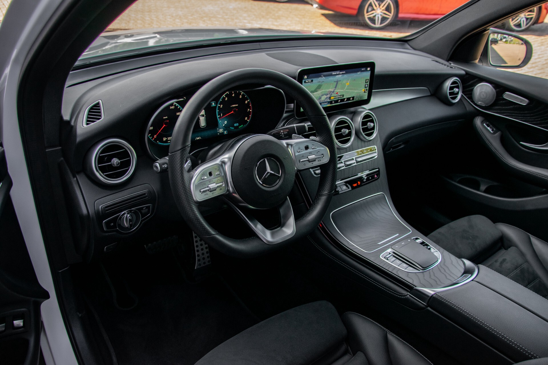 Mercedes-Benz GLC 200 4-M AMG Panorama/Distronic Pro/Mbux/Burmester/Trekhaak/Camera Aut9 Foto 41