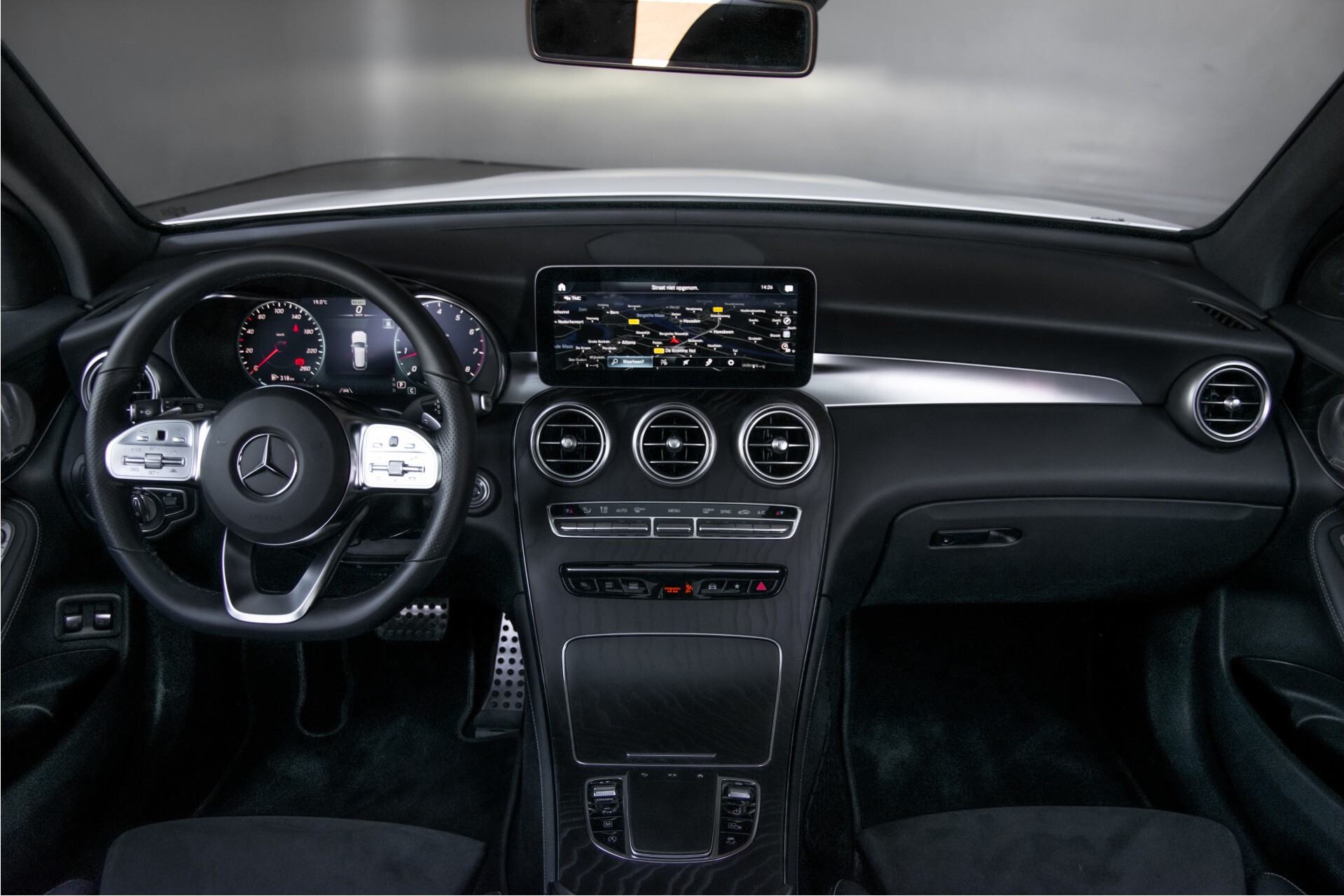 Mercedes-Benz GLC 200 4-M AMG Panorama/Distronic Pro/Mbux/Burmester/Trekhaak/Camera Aut9 Foto 7
