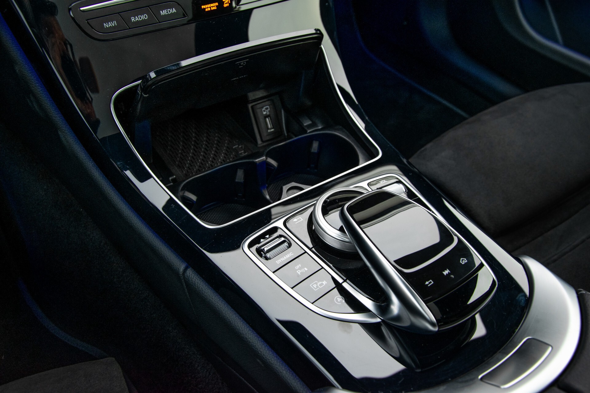 Mercedes-Benz C-Klasse Coupé 300 AMG Night Panorama Burmester/Assistentiepakket/Memory/MBUX/Camera Aut9 Foto 40
