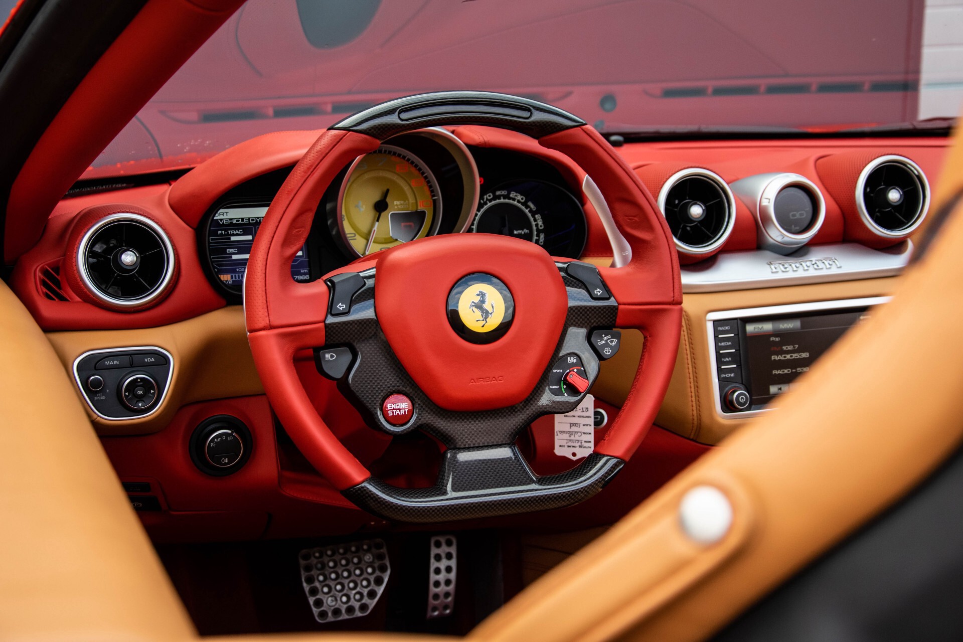 Ferrari California 3.9 T HELE Carbon/1ste eigenaar Foto 54