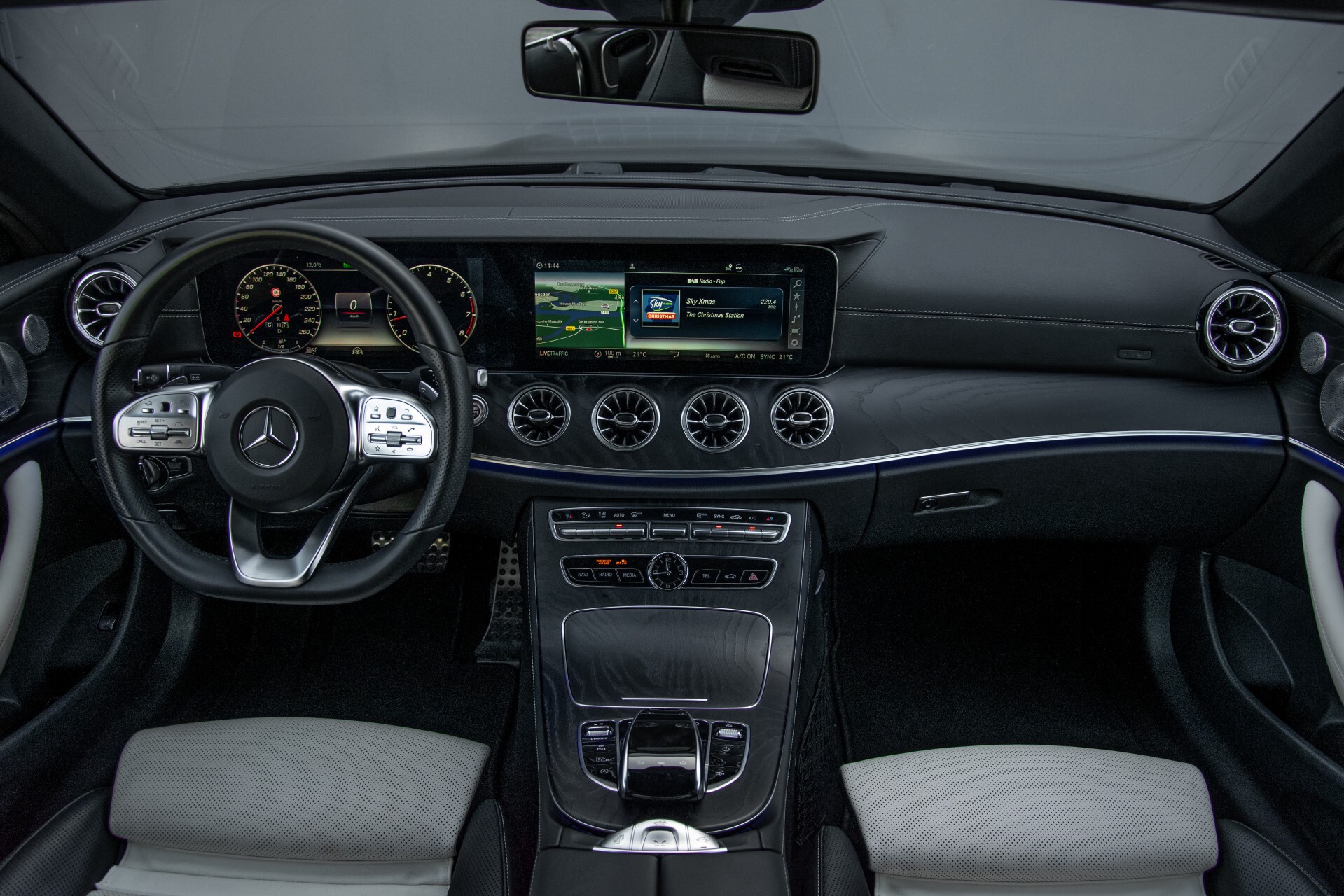 Mercedes-Benz E-Klasse Cabrio 350 AMG Night Distronic Pro/Burmester/Widescreen/Mem/Camera/Dynamic Body Aut9 Foto 7