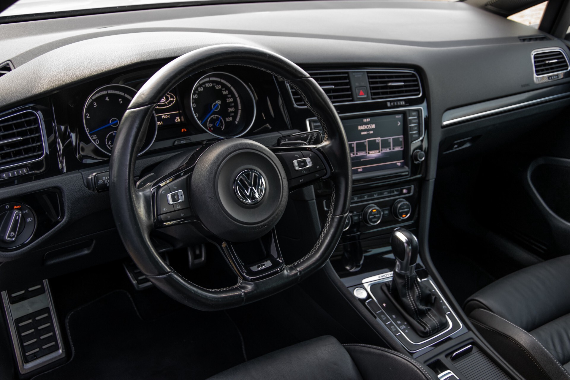 Volkswagen Golf 2.0 TSI R 4Motion Keyless/Adaptive Cruise/Panorama/Leder/Soundsysteem/Night Aut6 Foto 10