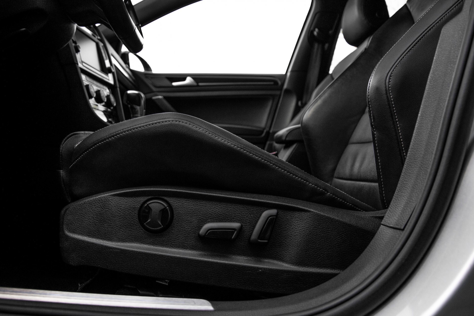 Volkswagen Golf 2.0 TSI R 4Motion Keyless/Adaptive Cruise/Panorama/Leder/Soundsysteem/Night Aut6 Foto 26