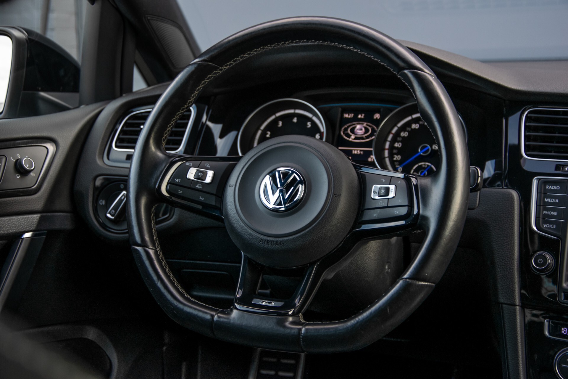 Volkswagen Golf 2.0 TSI R 4Motion Keyless/Adaptive Cruise/Panorama/Leder/Soundsysteem/Night Aut6 Foto 9