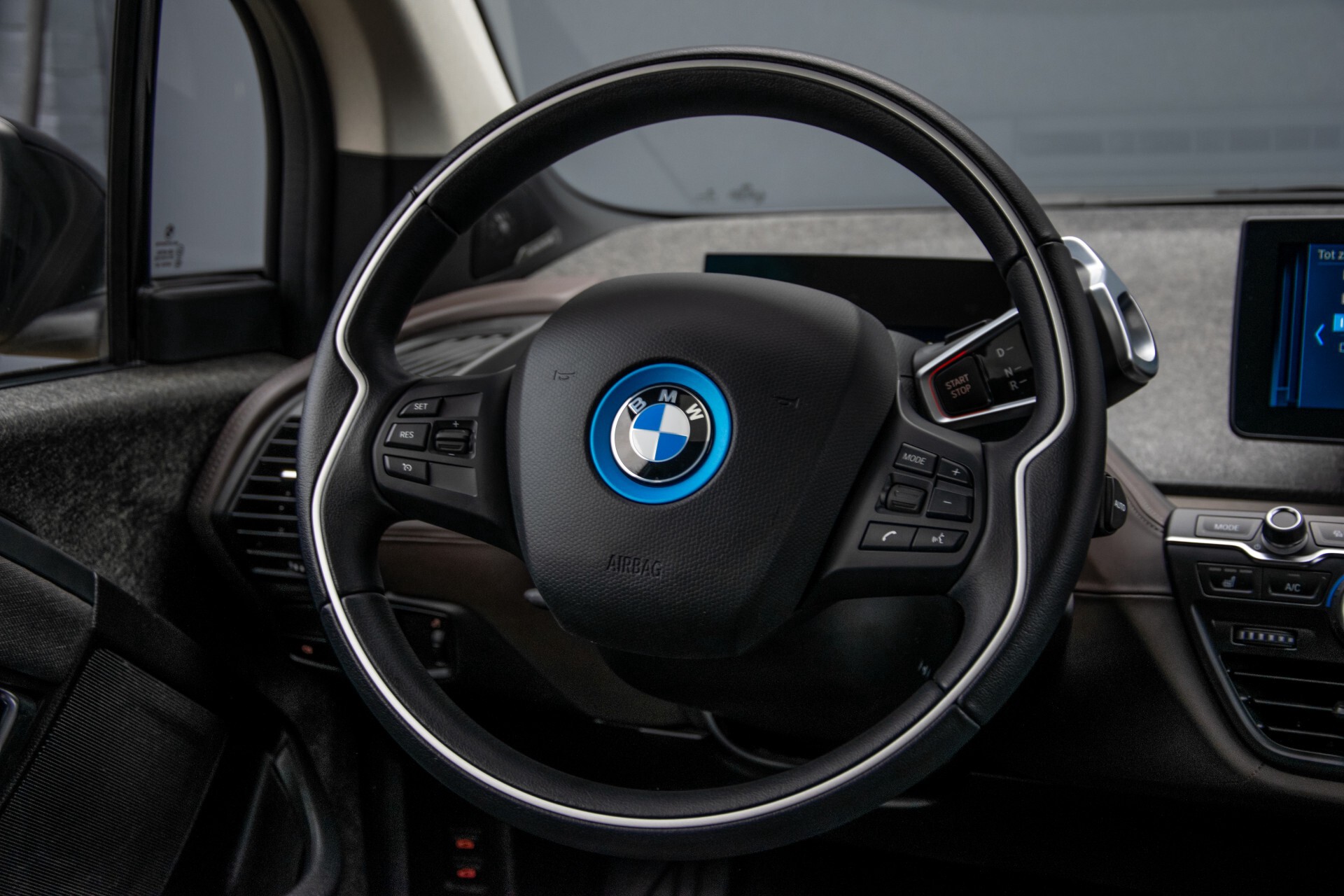 BMW i3 S Executive Edition 120Ah 42 kWh NP€55689/Panorama/20"/Verw-stln/Keyless Foto 7