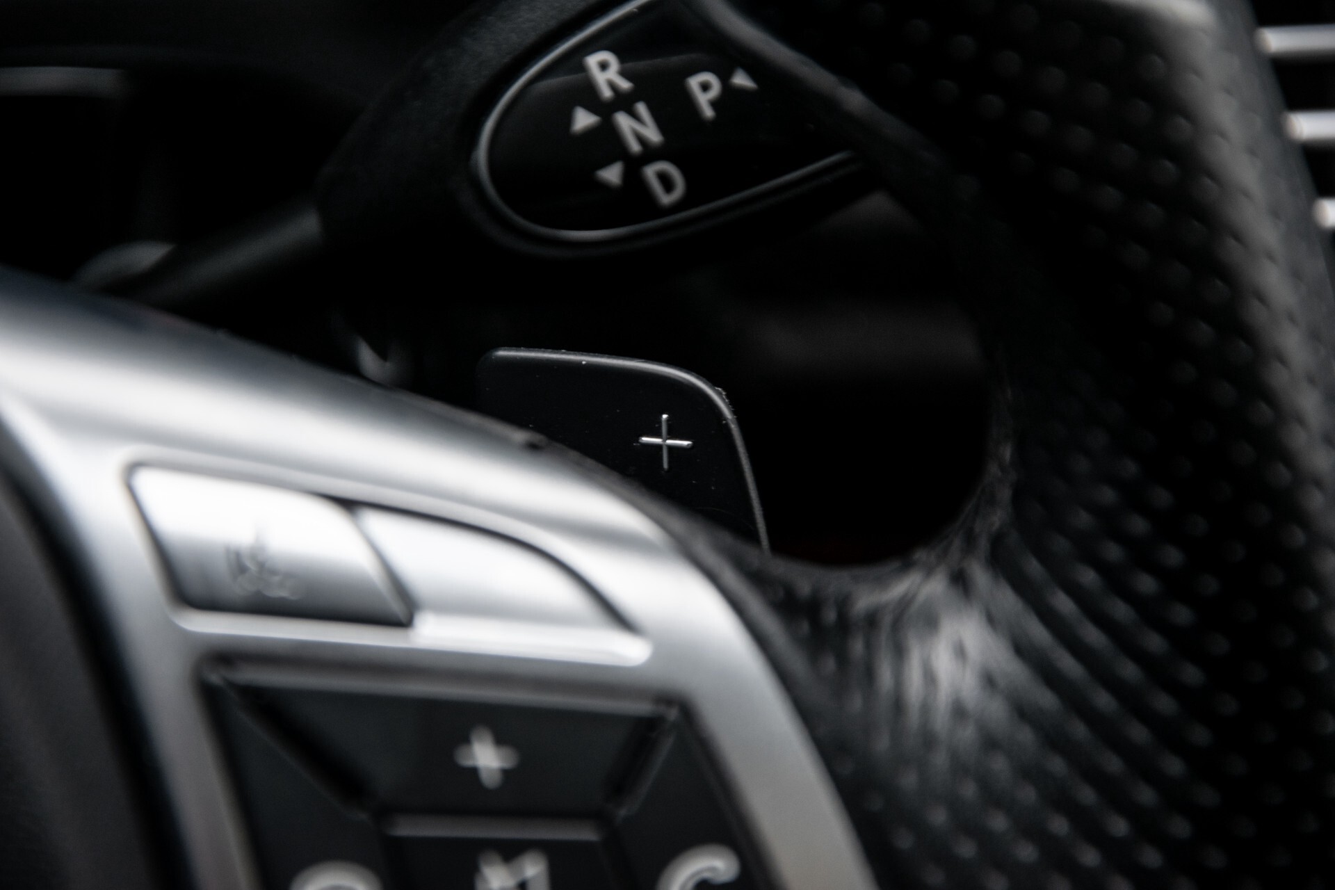 Mercedes-Benz E-Klasse 350 Cdi AMG Distronic/Keyless/Panorama/Comand/Sound/Mem/19" Aut7 Foto 13