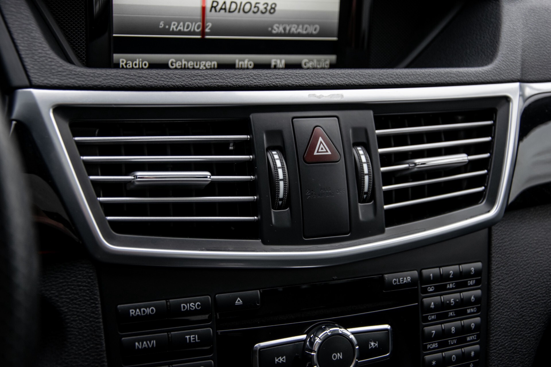 Mercedes-Benz E-Klasse 350 Cdi AMG Distronic/Keyless/Panorama/Comand/Sound/Mem/19" Aut7 Foto 20