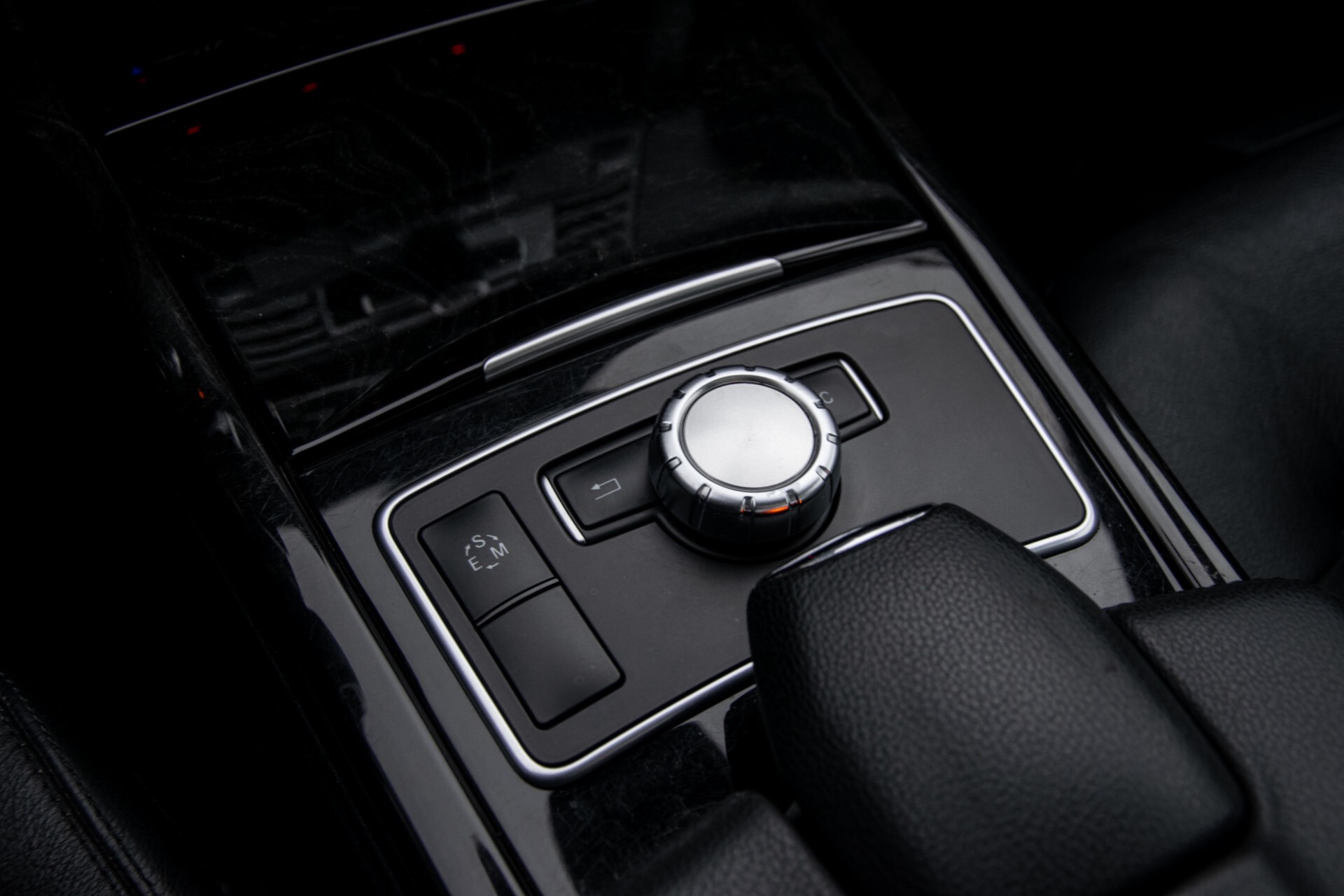 Mercedes-Benz E-Klasse 350 Cdi AMG Distronic/Keyless/Panorama/Comand/Sound/Mem/19" Aut7 Foto 27