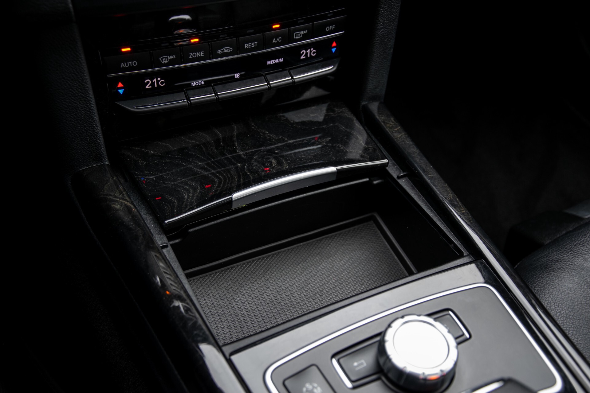 Mercedes-Benz E-Klasse 350 Cdi AMG Distronic/Keyless/Panorama/Comand/Sound/Mem/19" Aut7 Foto 29
