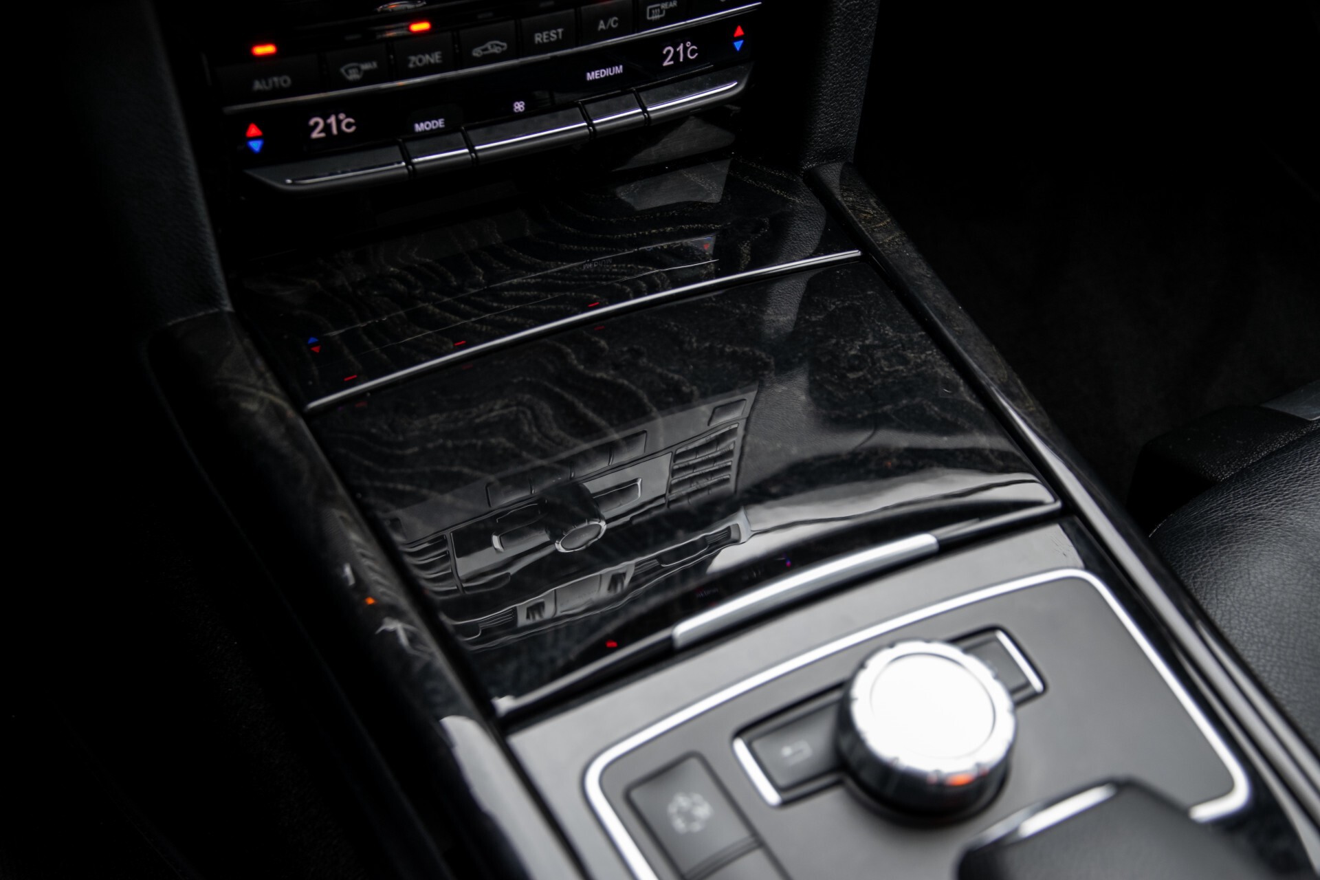Mercedes-Benz E-Klasse 350 Cdi AMG Distronic/Keyless/Panorama/Comand/Sound/Mem/19" Aut7 Foto 30