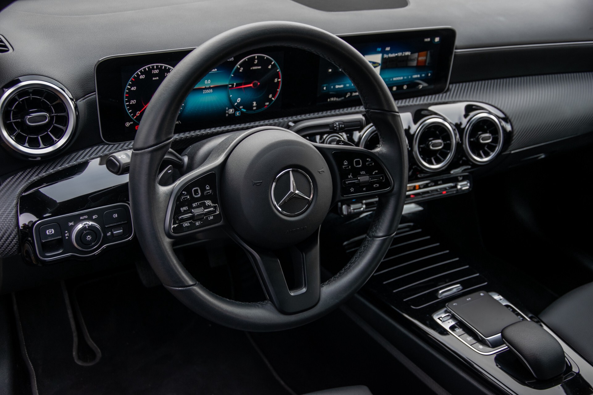 Mercedes-Benz A-Klasse 180 d Style MBUX/Camera/Stoelverwarming/LED Aut7 Foto 18