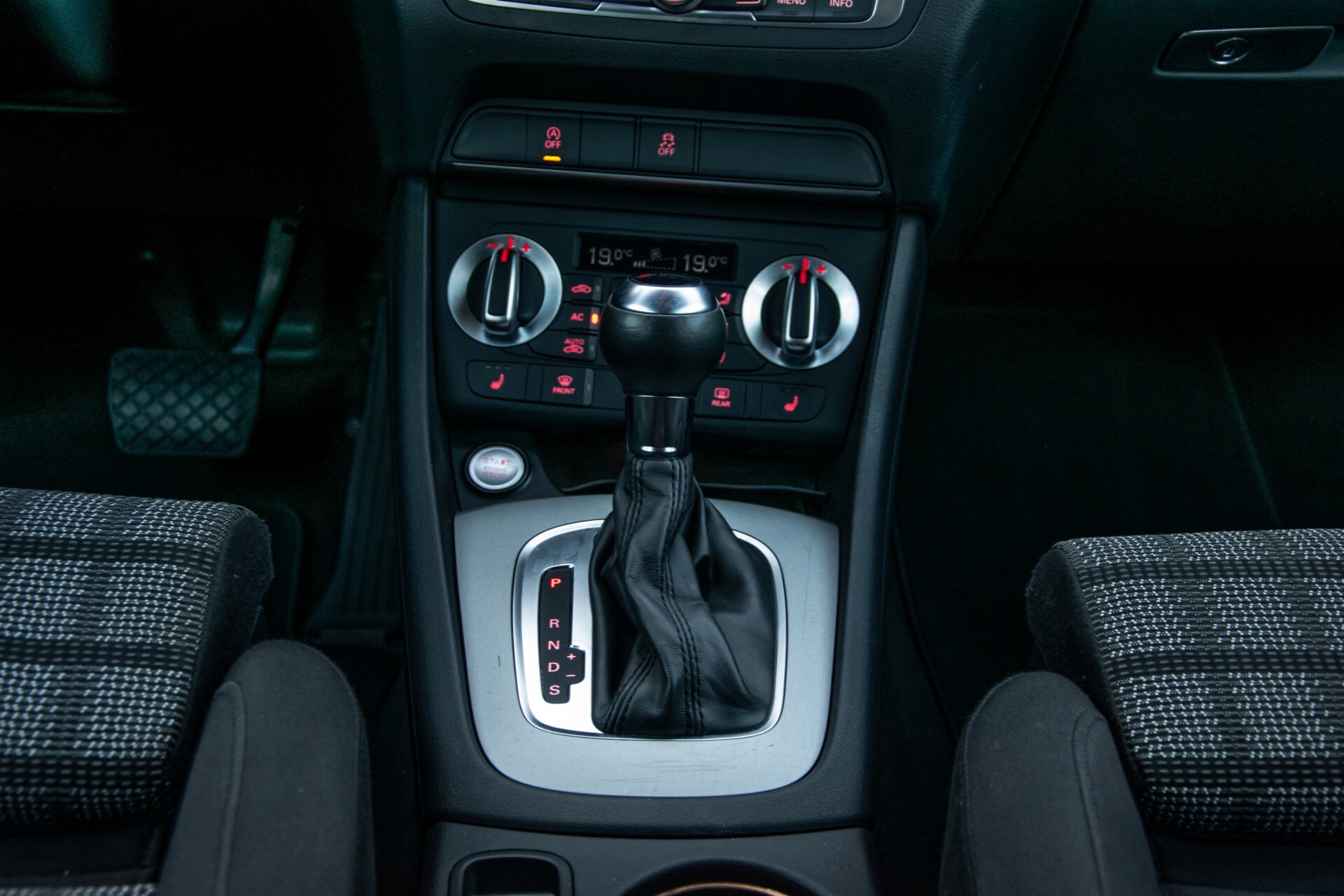 Audi Q3 2.0 TFSI quattro LED/Navi/Ecc/19"/Verw-stoelen Aut7 Foto 43