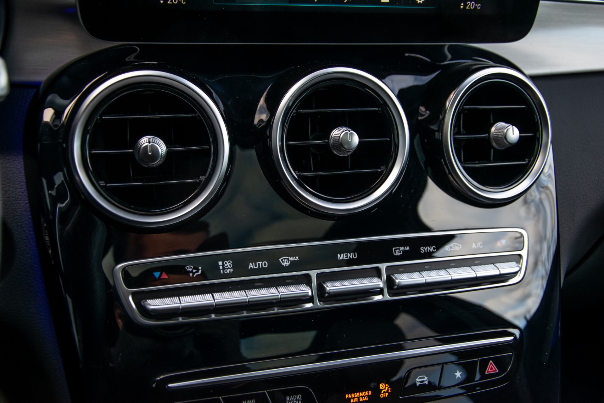 Mercedes-Benz GLC 300 4-M AMG Panorama/Keyless/Assistentiepakket/MBUX/Wegkl-trekhaak Aut9 Foto 18