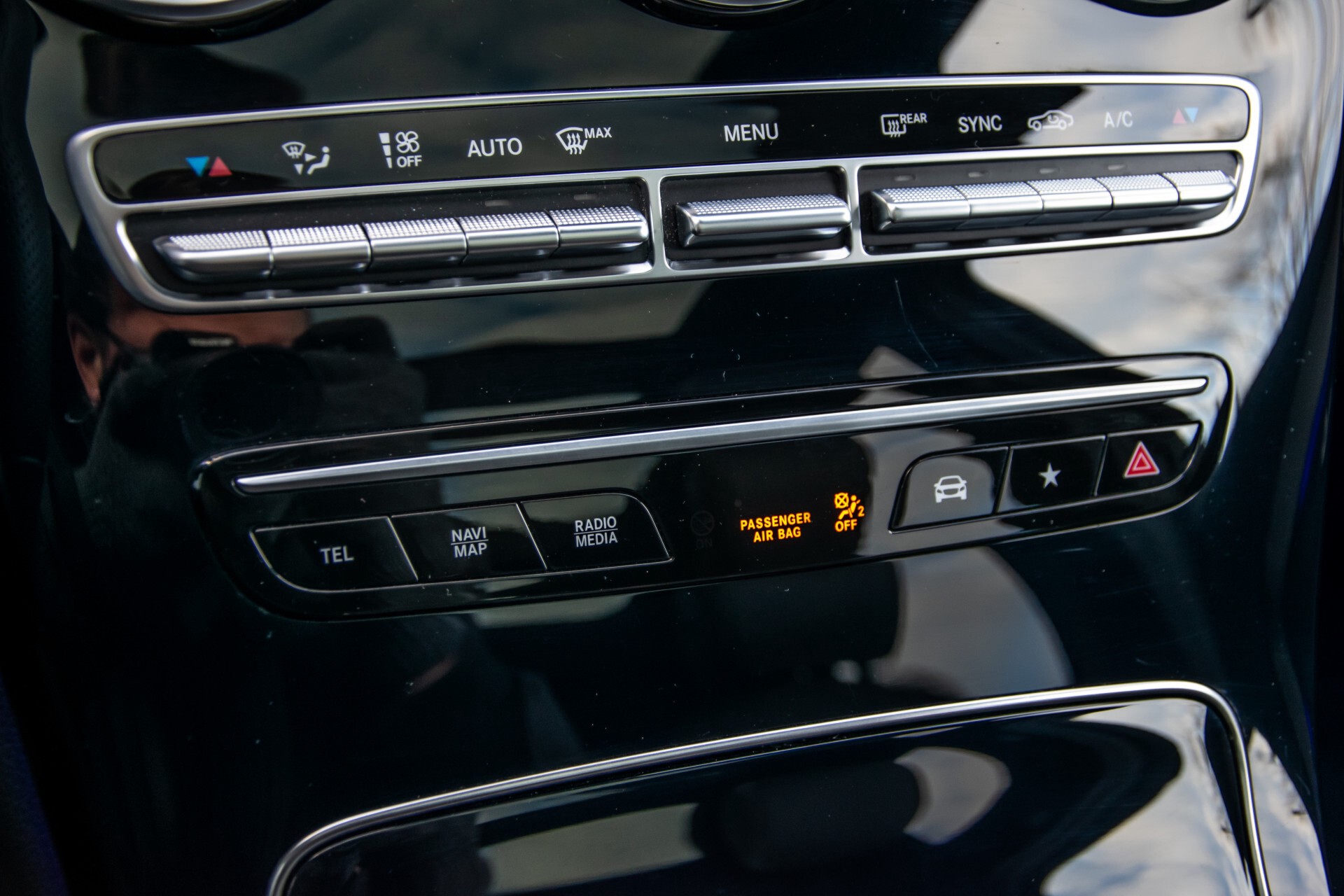 Mercedes-Benz GLC 300 4-M AMG Panorama/Keyless/Assistentiepakket/MBUX/Wegkl-trekhaak Aut9 Foto 20