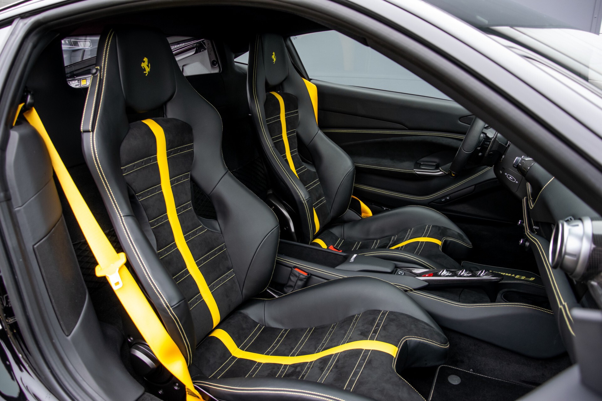 Ferrari F8 Tributo 3.9 V8 HELE Full Carbon/Lift/Racing Seats/Passenger Display/Hifi Foto 3
