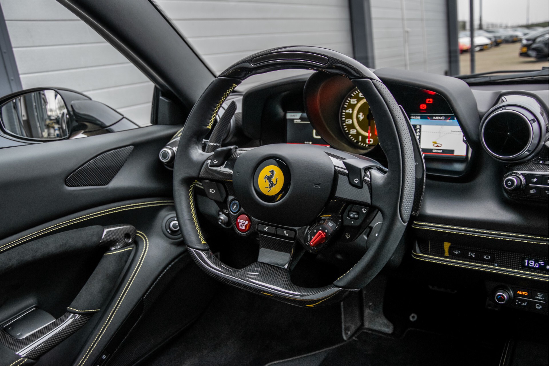 Ferrari F8 Tributo 3.9 V8 HELE Full Carbon/Lift/Racing Seats/Passenger Display/Hifi Foto 4