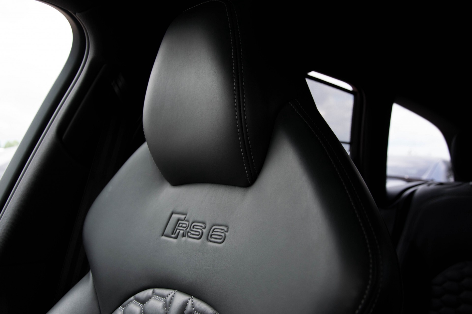 Audi RS6 Avant 4.0 TFSI Quattro B&O/Carbon/Head-Up/Nachtzicht/Exclusive/Camera/Keyless/Pano Aut8 Foto 35