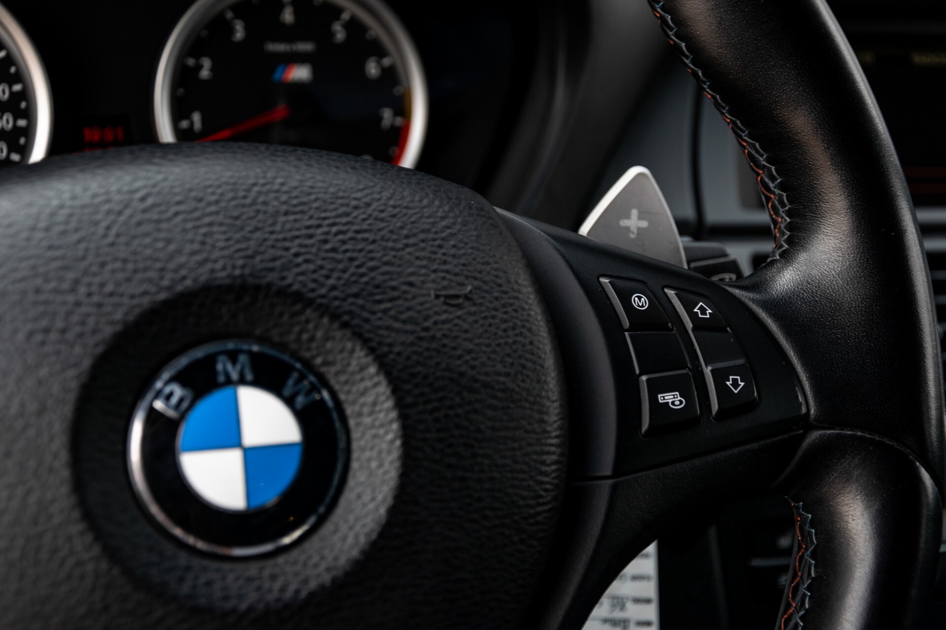 BMW X6 4.4i M Adaptive Drive/Driverspack/HUD/Dak/Mem/20" Aut8 Foto 15