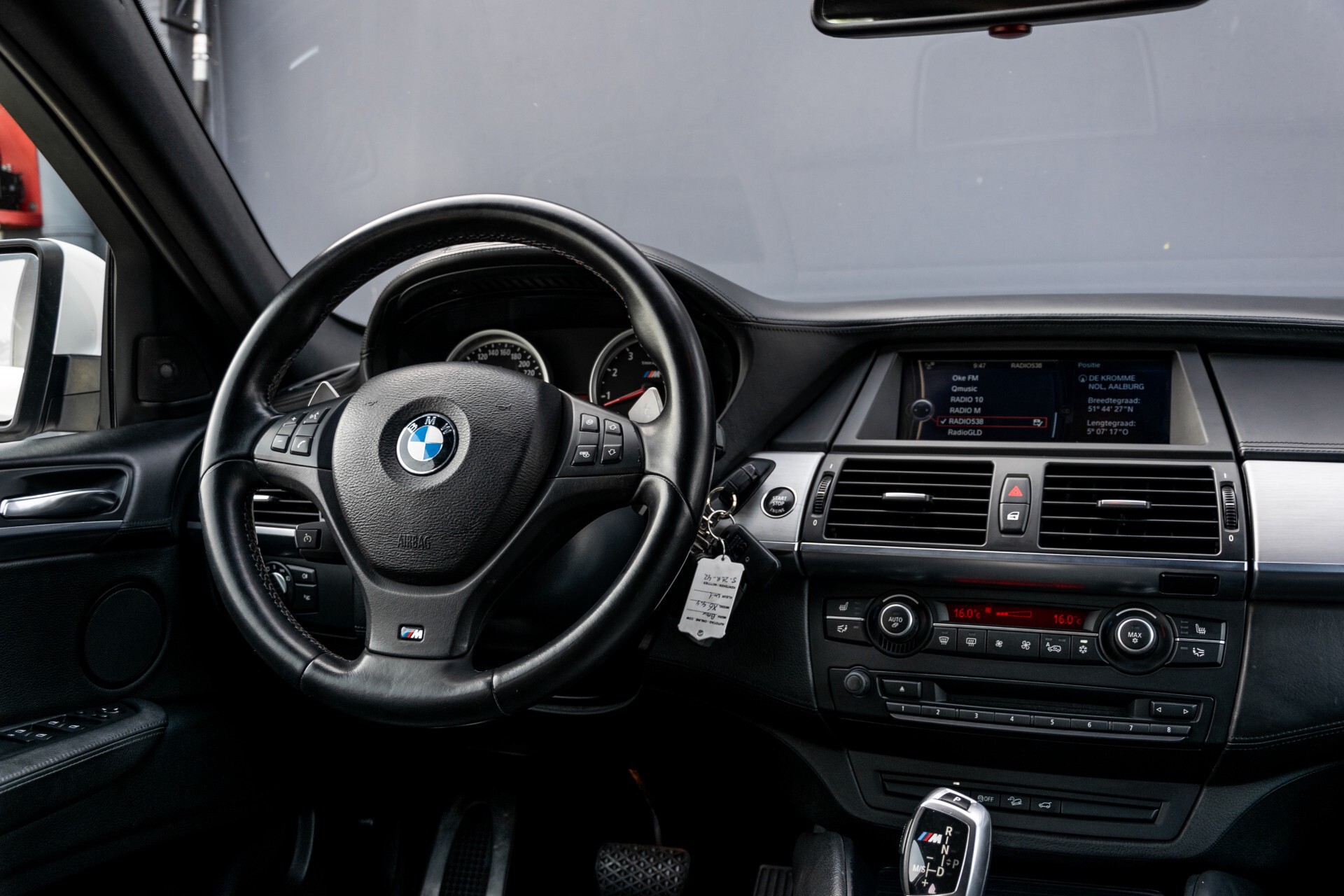 BMW X6 4.4i M Adaptive Drive/Driverspack/HUD/Dak/Mem/20" Aut8 Foto 6