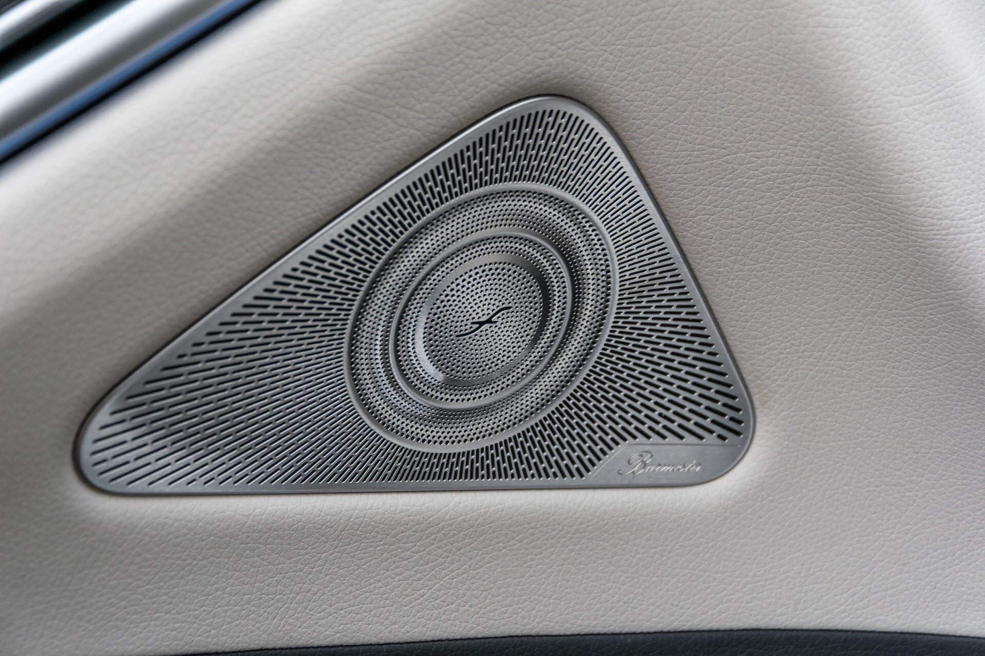 Mercedes-Benz S-Klasse 500 4-M Lang AMG Premium Plus Macchiatobeige Aut9 Foto 28
