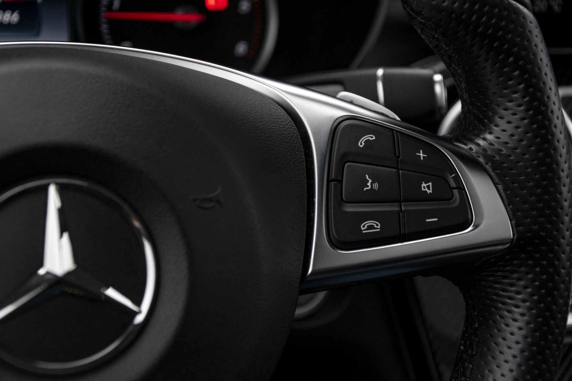 Mercedes-Benz GLC 250 d 4-M AMG Carbon/Rij-assist/Keyless/360camera/Mem/Standkachel/Trekhaak Aut9 Foto 17