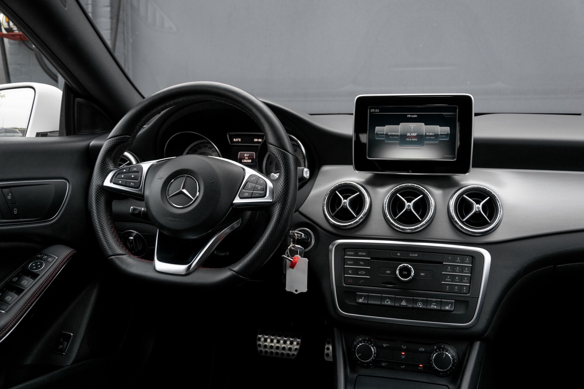 Mercedes-Benz CLA-Klasse 180 AMG Bi-xenon/Verw-stoelen/Navi/Trekhaak Aut7 Foto 7