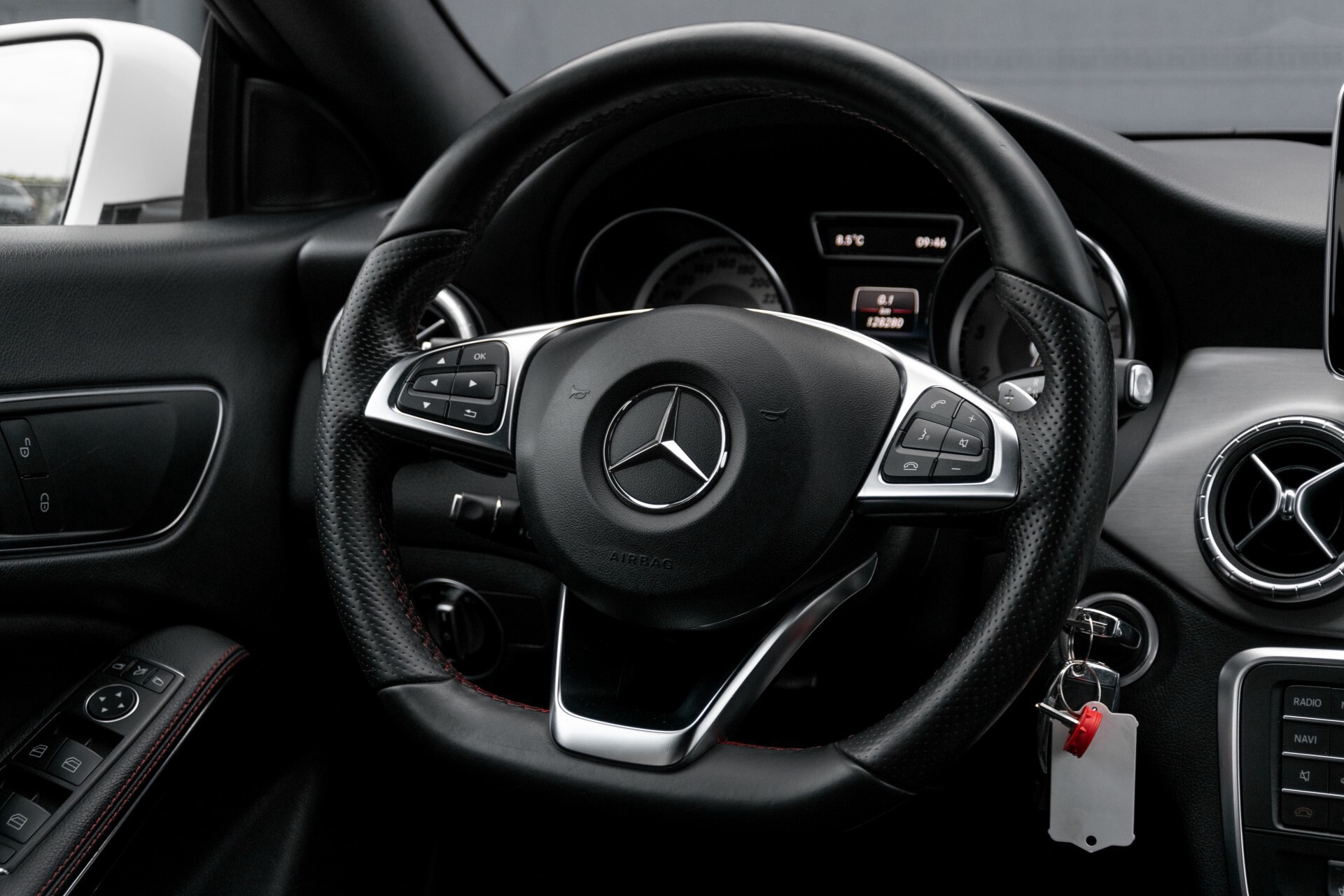 Mercedes-Benz CLA-Klasse 180 AMG Bi-xenon/Verw-stoelen/Navi/Trekhaak Aut7 Foto 8