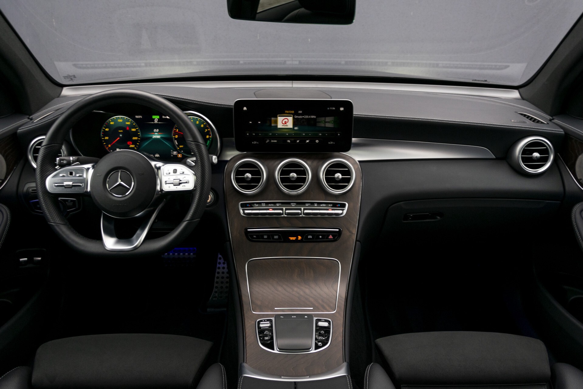 Mercedes-Benz GLC Coupé 300e 4-M AMG Rij-assistentie/Keyless/Burmester/360 camera/HUD/Trekhaak Aut9 . Foto 5