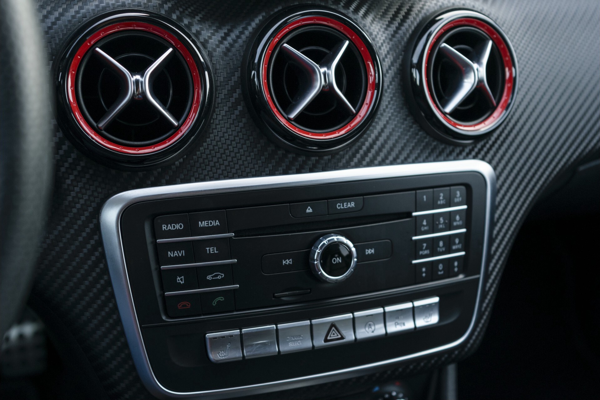 Mercedes-Benz A-Klasse 250 Sport Edition AMG 4-M Exclusiefpakket/Night/Camera/Harman-Kardon/Mem Aut7 Foto 24