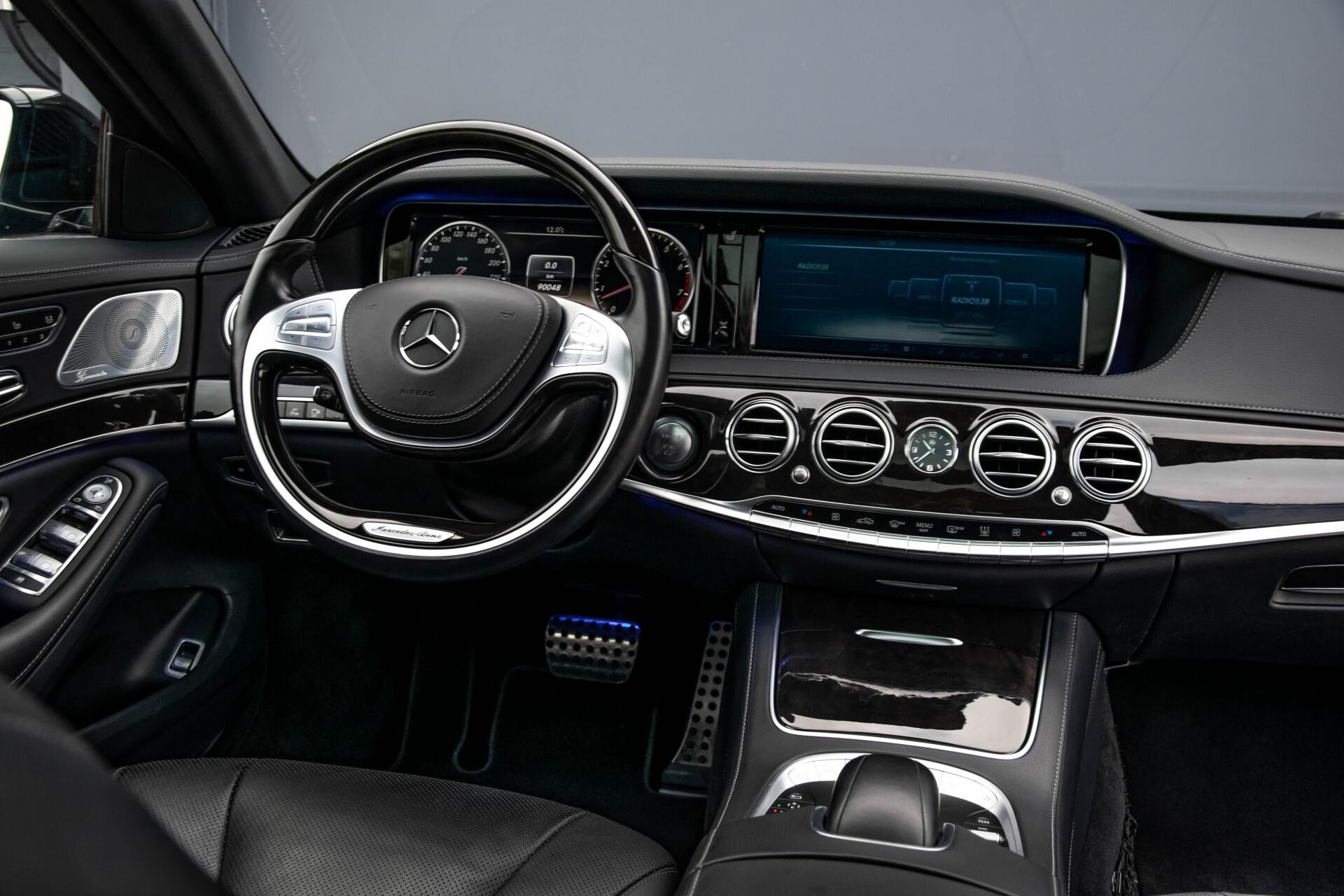Mercedes-Benz S-Klasse 500 4-M AMG Panorama/Standkachel/Massage/Entertainment/TV Aut7 Foto 7