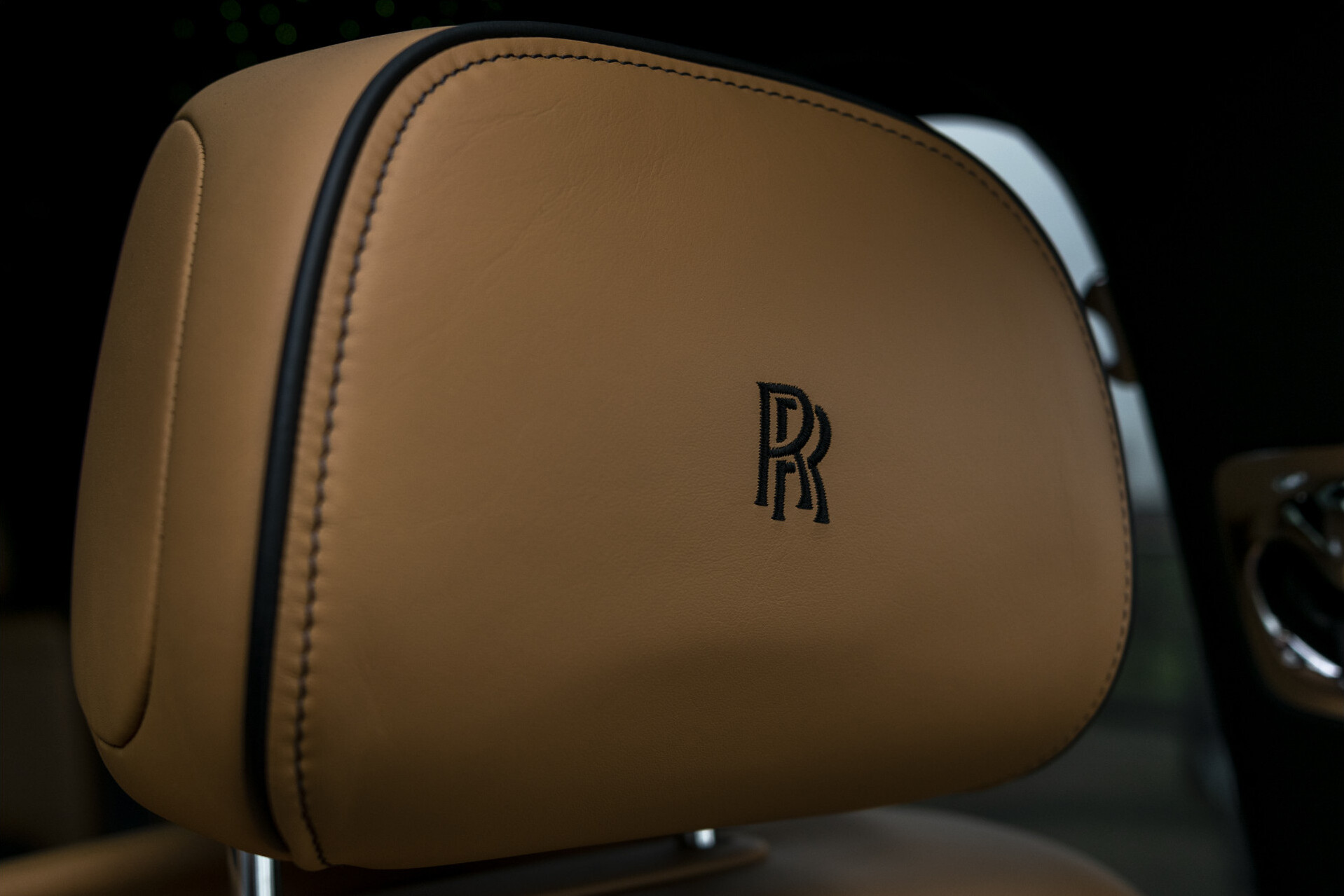 Rolls-Royce Cullinan 6.75 V12 Driving Assistant|Entertainment|Klaptafels|Panorama|Sterrenhemel|Mansory|5-persoons Foto 35