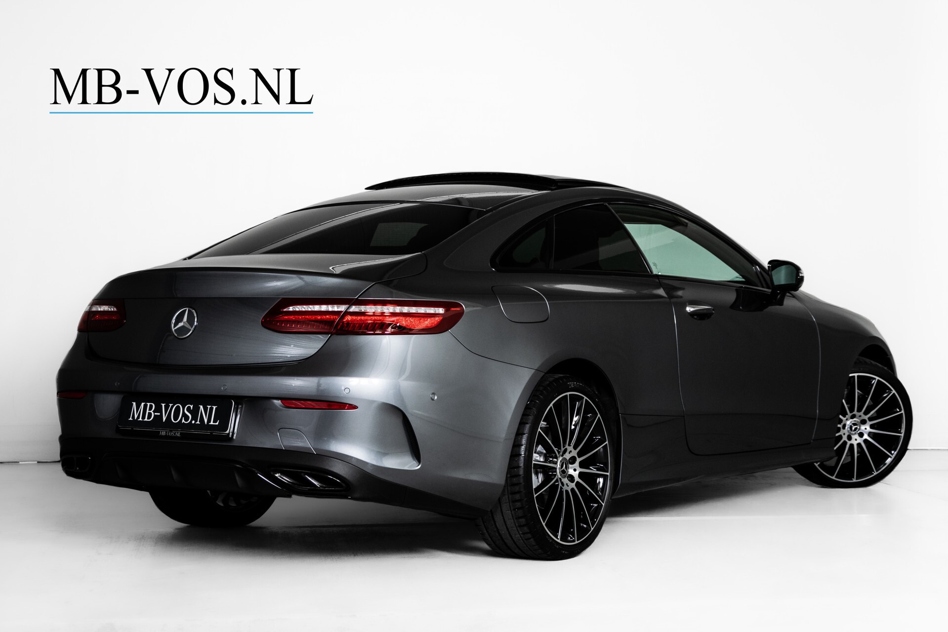 Mercedes-Benz E-Klasse Coupé 200 AMG Premium Plus Night/Panorama/Keyless/Burmester/Mem/360/20" Aut9 . Foto 2