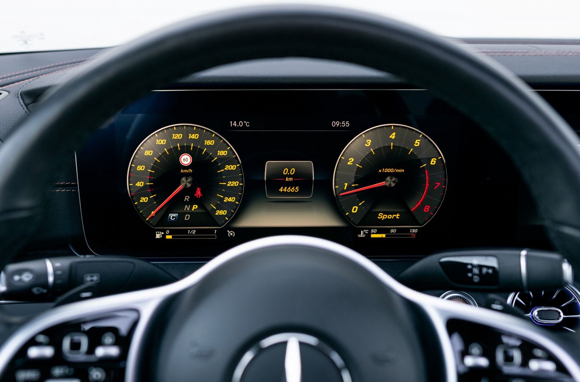 Mercedes-Benz E-Klasse Coupé 200 AMG Premium Plus Night/Panorama/Keyless/Burmester/Mem/360/20" Aut9 . Foto 9